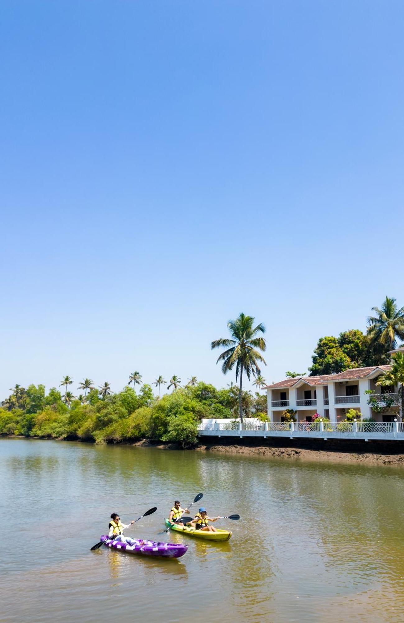 Fairfield By Marriott Goa Calangute Hotel Exterior photo