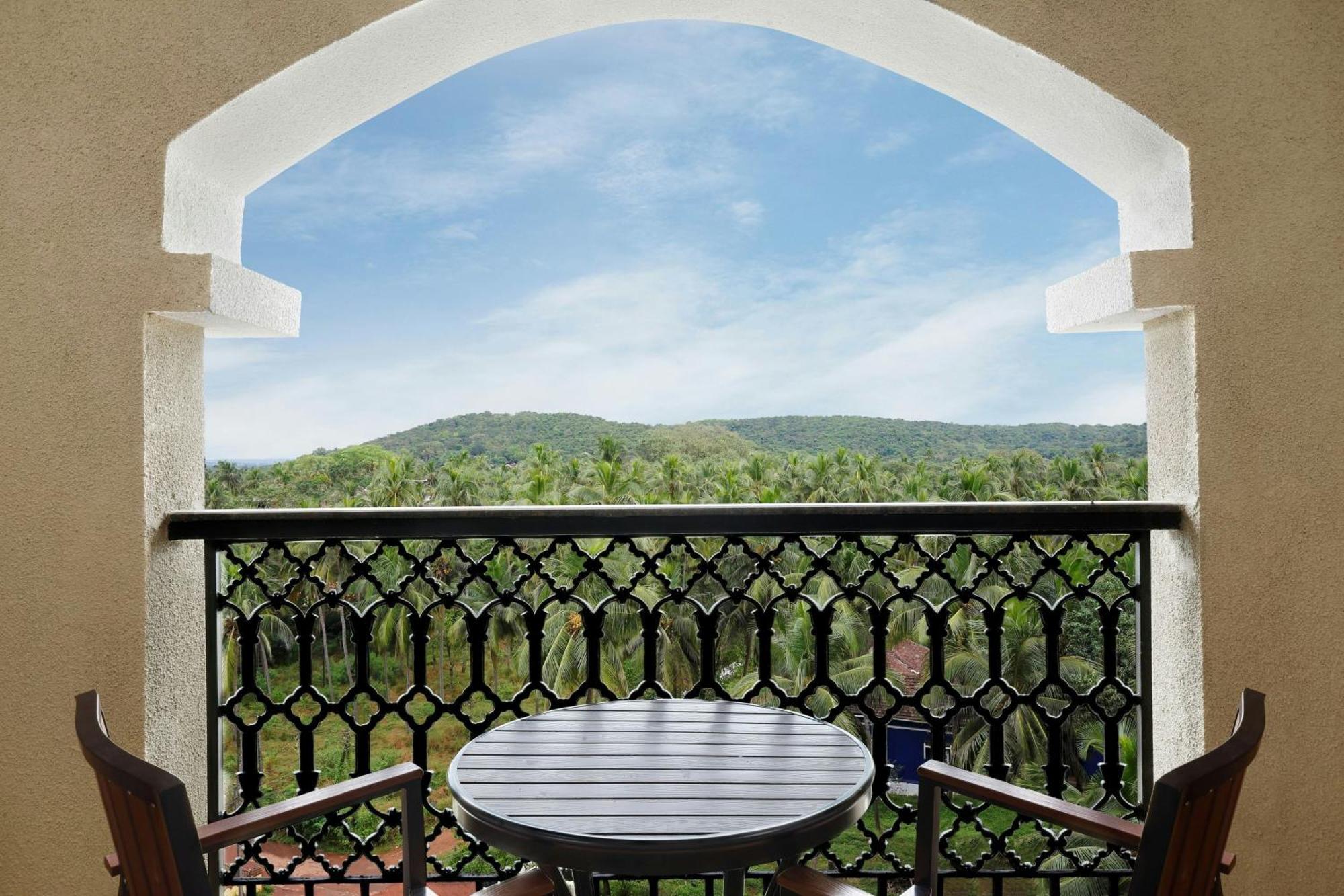 Fairfield By Marriott Goa Calangute Hotel Exterior photo